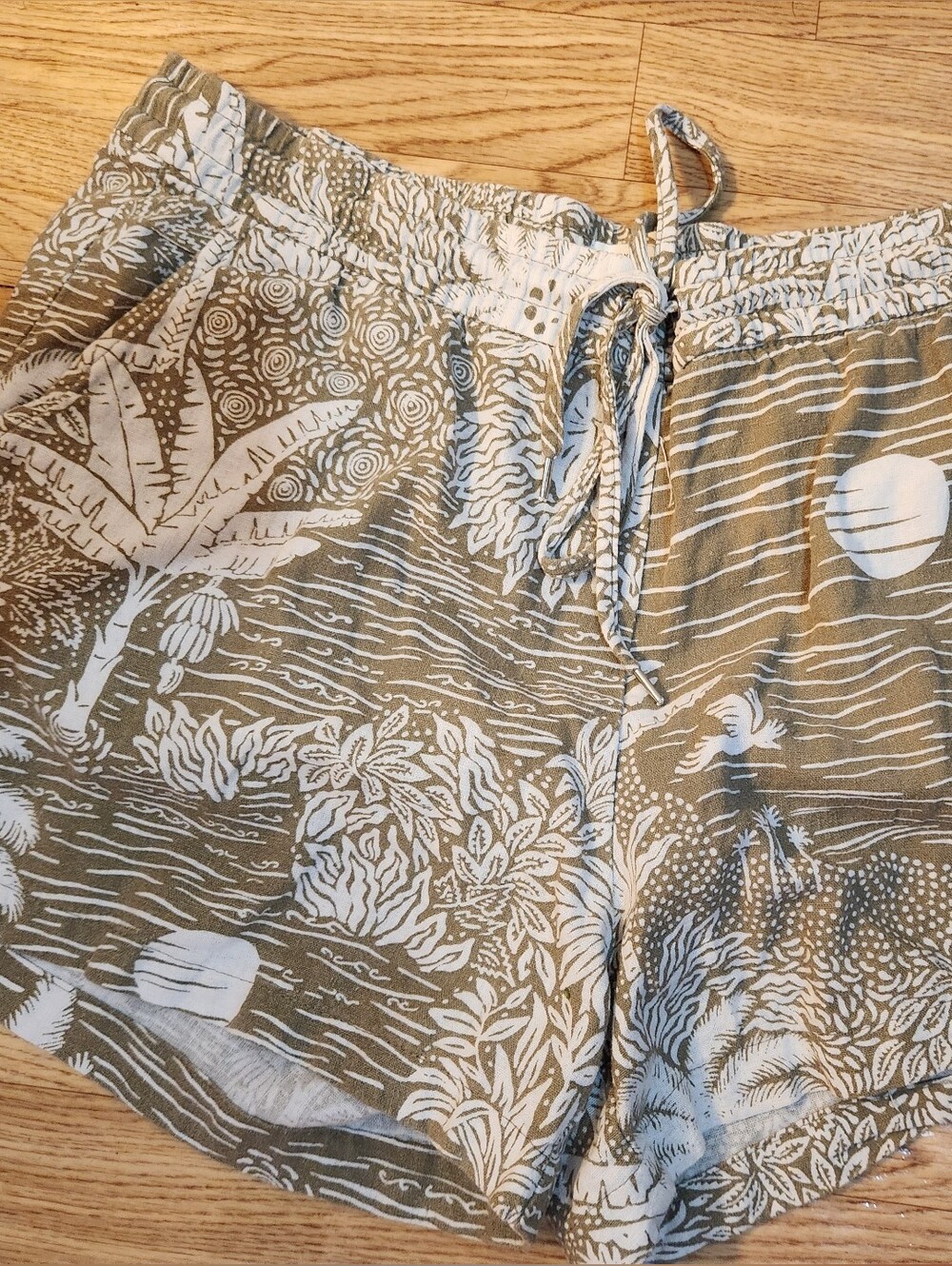 Women's Khaki Linen Tropical Print Drawstring Shorts
